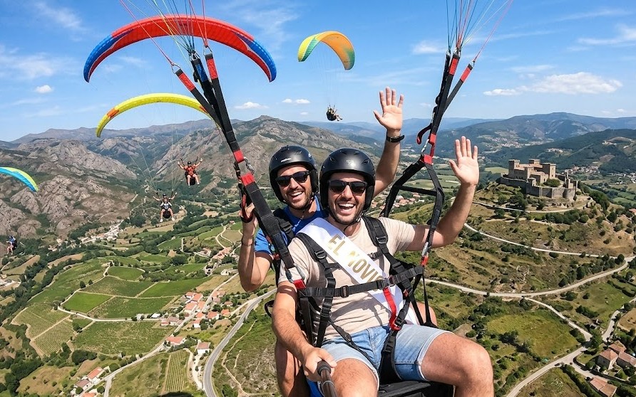 Vuelo en parapente biplaza sobre Monterrei para grupos